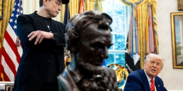 Elon Musk Görevden Ayrıldı