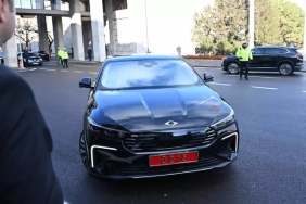 mehmet fatif kacır meclise togg yeni modeli ile geldi