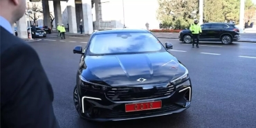 mehmet fatif kacır meclise togg yeni modeli ile geldi