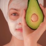 Cilt Lekelerini Yok Eden ve Yüzü Parlatan Doğal Maske Tarifleri