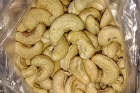 Kuruyemiş, yeşil yapraklı sebze ve baklagillerden oluşan magnezyum kaynakları