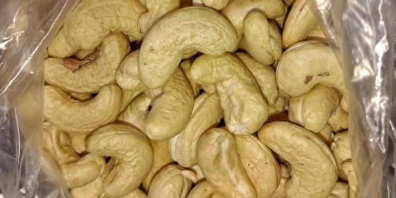 Kuruyemiş, yeşil yapraklı sebze ve baklagillerden oluşan magnezyum kaynakları