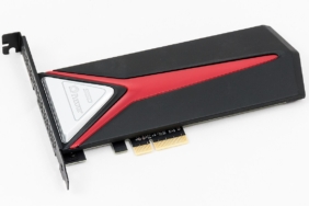 Bilgisayara takılı SSD depolama birimi
