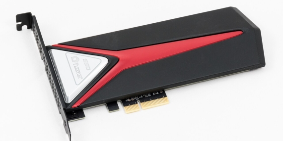 Bilgisayara takılı SSD depolama birimi